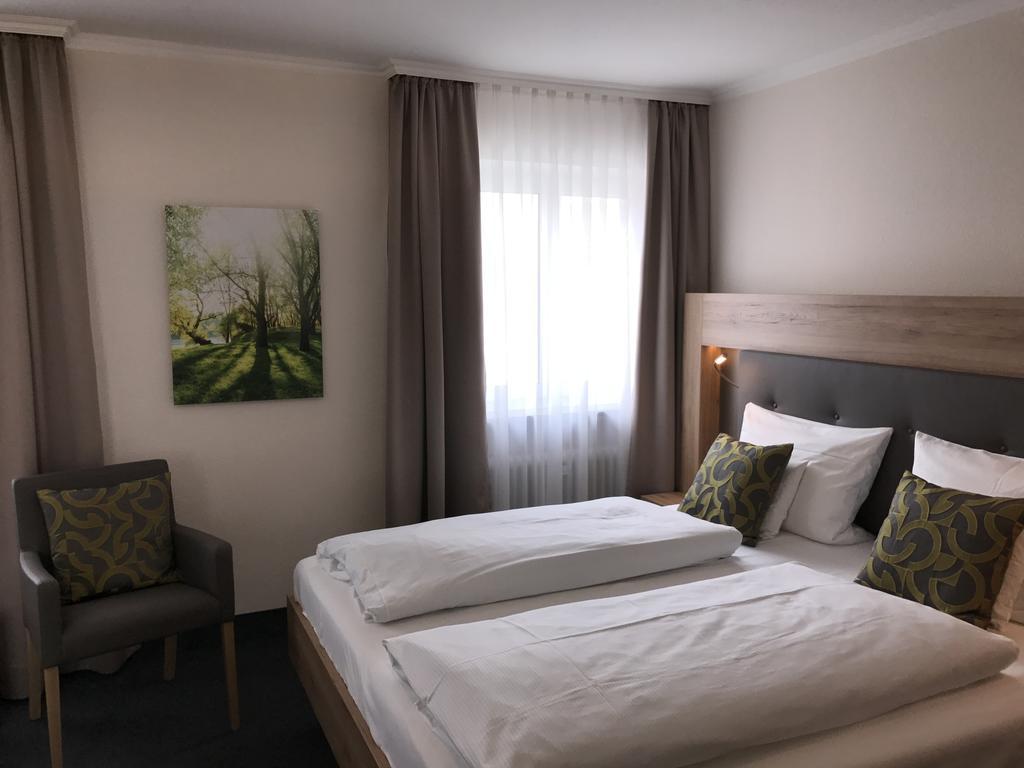 Hotel Kronprinz Кульмбах Экстерьер фото